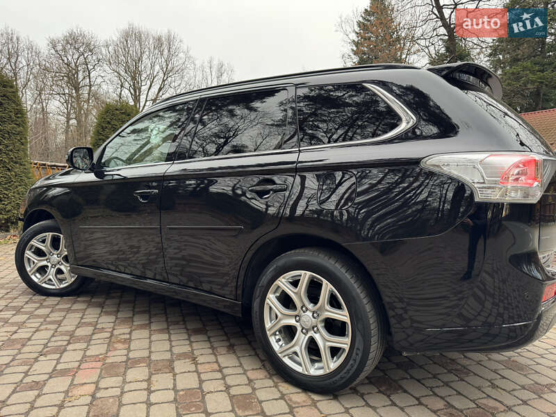 Внедорожник / Кроссовер Mitsubishi Outlander 2014 в Дрогобыче