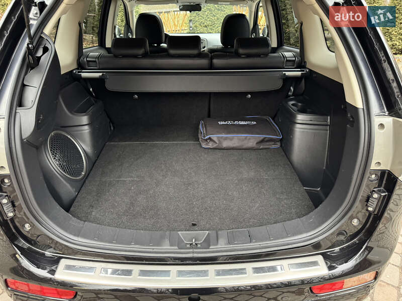 Внедорожник / Кроссовер Mitsubishi Outlander 2014 в Дрогобыче