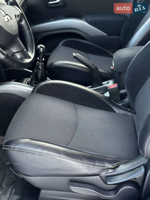 Позашляховик / Кросовер Mitsubishi Outlander 2011 в Бердичеві