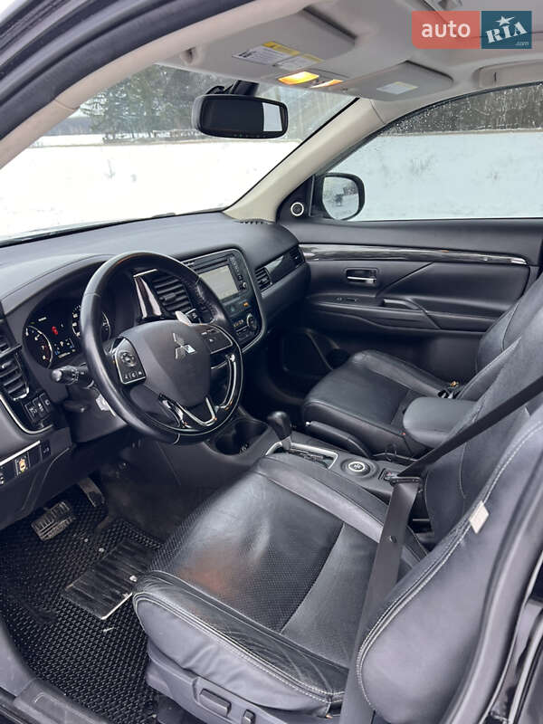 Позашляховик / Кросовер Mitsubishi Outlander 2015 в Зіньківі