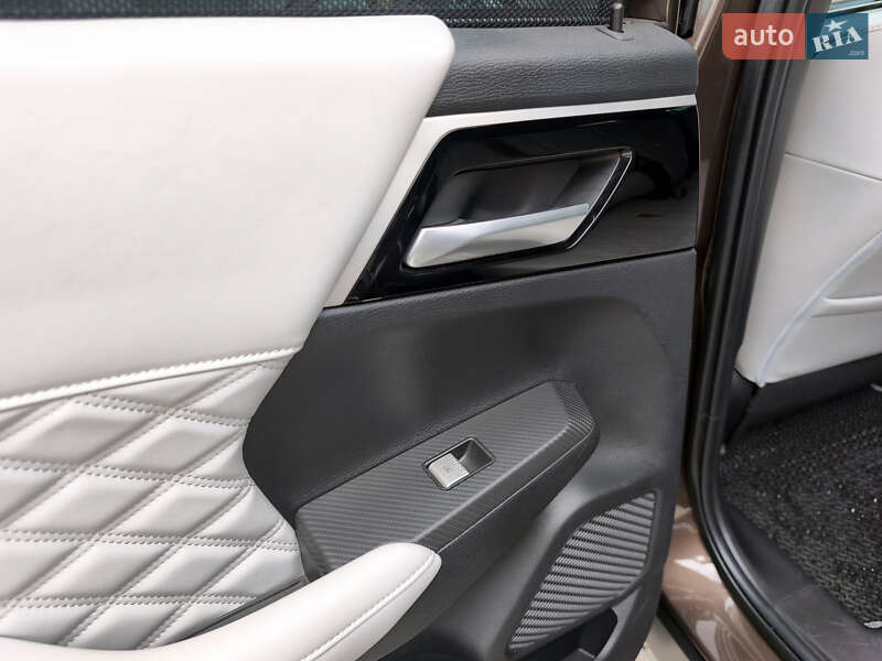 Позашляховик / Кросовер Mitsubishi Outlander 2022 в Івано-Франківську