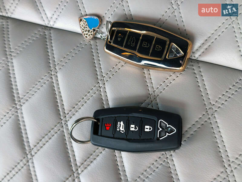 Позашляховик / Кросовер Mitsubishi Outlander 2022 в Івано-Франківську