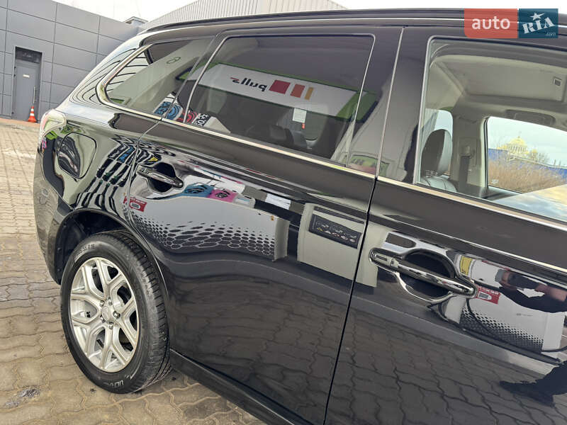 Позашляховик / Кросовер Mitsubishi Outlander 2014 в Дрогобичі