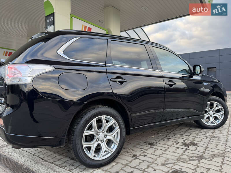 Позашляховик / Кросовер Mitsubishi Outlander 2014 в Дрогобичі