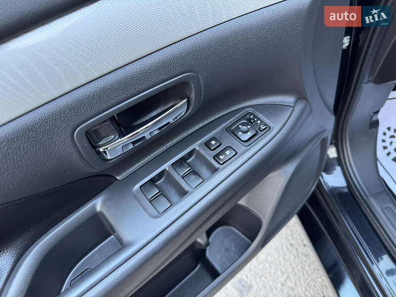 Позашляховик / Кросовер Mitsubishi Outlander 2014 в Дрогобичі