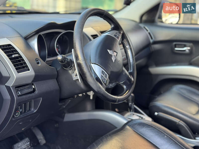 Внедорожник / Кроссовер Mitsubishi Outlander 2007 в Львове фото 5 Внедорожник / Кроссовер Mitsubishi Outlander 2007 в Львове