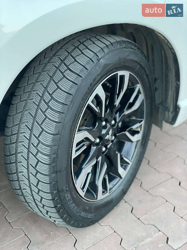 Внедорожник / Кроссовер Mitsubishi Outlander 2017 в Киеве фото 23 Внедорожник / Кроссовер Mitsubishi Outlander 2017 в Киеве