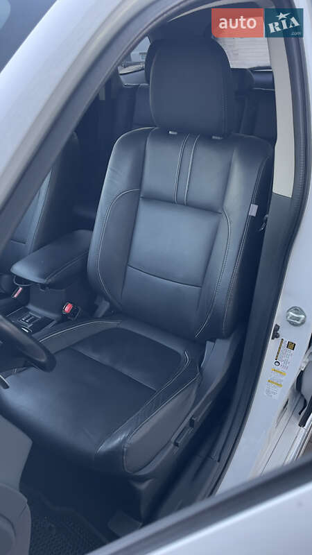 Внедорожник / Кроссовер Mitsubishi Outlander 2017 в Киеве фото 76 Внедорожник / Кроссовер Mitsubishi Outlander 2017 в Киеве
