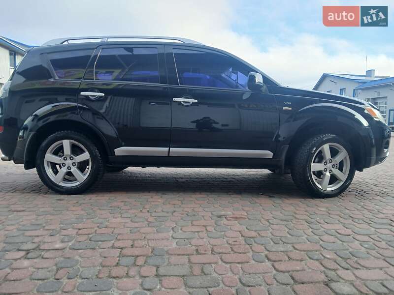 Позашляховик / Кросовер Mitsubishi Outlander 2008 в Рівному
