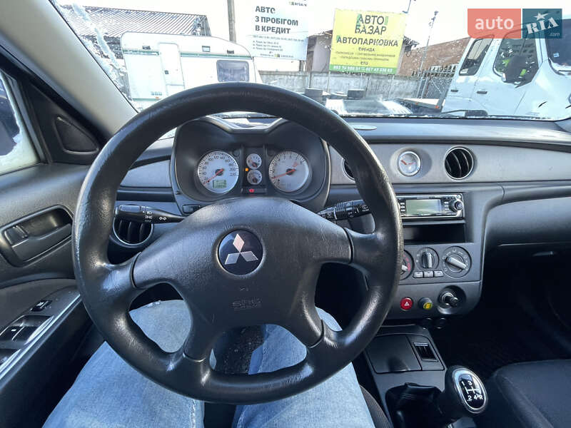 Внедорожник / Кроссовер Mitsubishi Outlander 2007 в Луцке фото 12 Внедорожник / Кроссовер Mitsubishi Outlander 2007 в Луцке