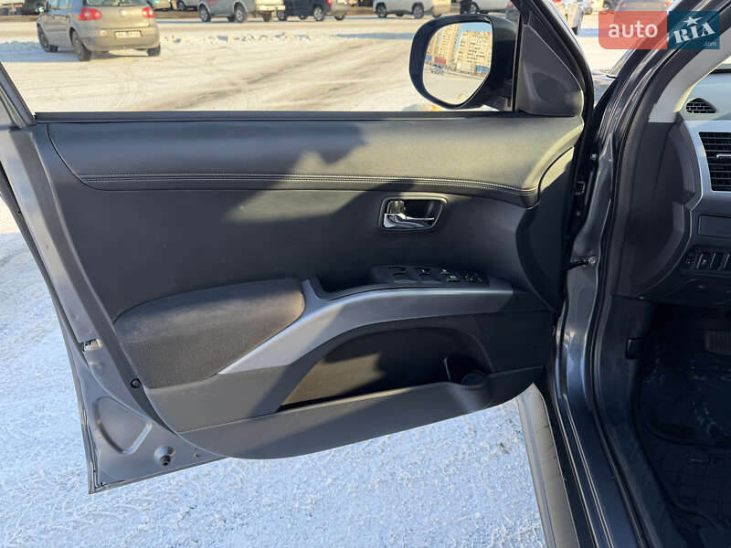 Внедорожник / Кроссовер Mitsubishi Outlander 2012 в Киеве фото 17 Внедорожник / Кроссовер Mitsubishi Outlander 2012 в Киеве