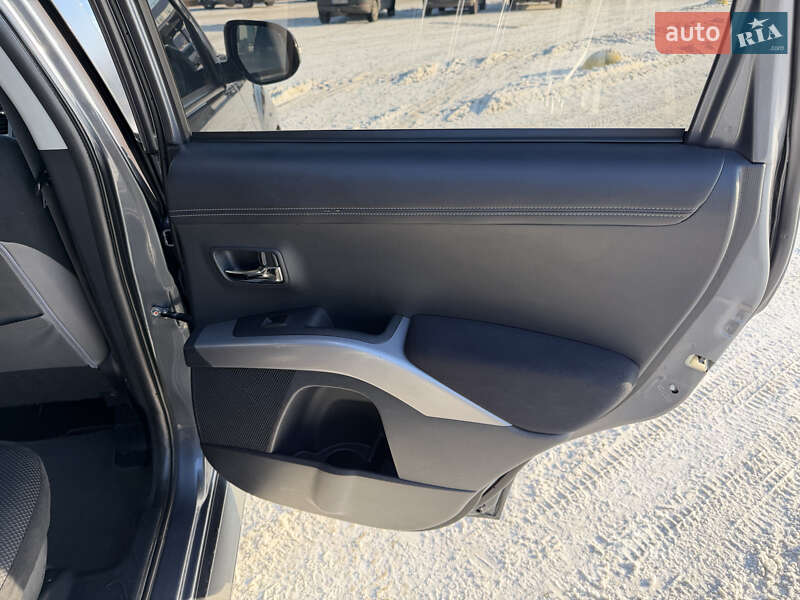 Внедорожник / Кроссовер Mitsubishi Outlander 2012 в Киеве фото 20 Внедорожник / Кроссовер Mitsubishi Outlander 2012 в Киеве
