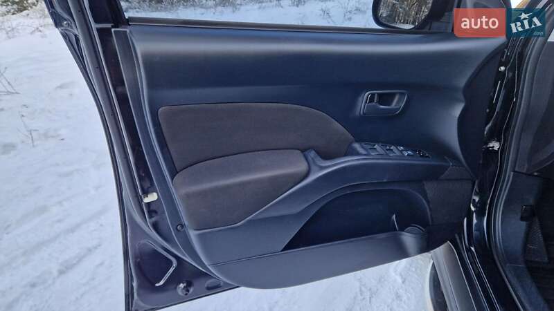 Внедорожник / Кроссовер Mitsubishi Outlander 2012 в Кременчуге