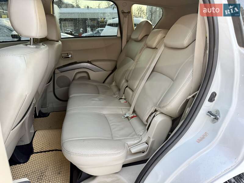 Внедорожник / Кроссовер Mitsubishi Outlander 2007 в Харькове