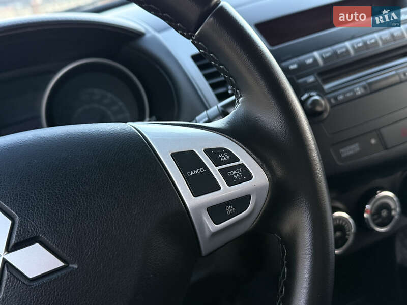 Внедорожник / Кроссовер Mitsubishi Outlander 2010 в Дрогобыче