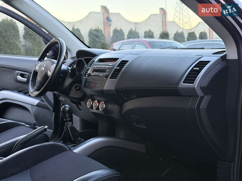 Внедорожник / Кроссовер Mitsubishi Outlander 2010 в Дрогобыче