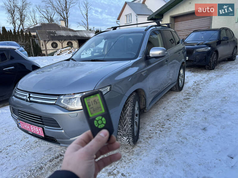 Mitsubishi Outlander 2014