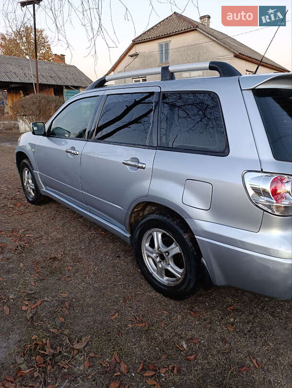 Внедорожник / Кроссовер Mitsubishi Outlander 2003 в Рава-Русской