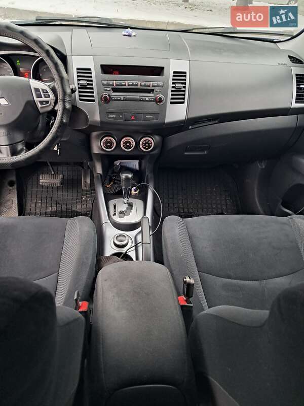 Внедорожник / Кроссовер Mitsubishi Outlander 2008 в Черкассах фото 4 Внедорожник / Кроссовер Mitsubishi Outlander 2008 в Черкассах