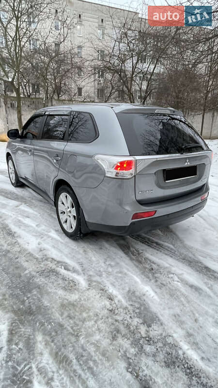 Внедорожник / Кроссовер Mitsubishi Outlander 2014 в Виннице