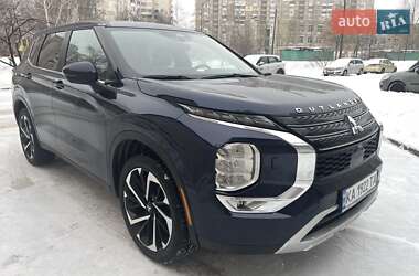 Внедорожник / Кроссовер Mitsubishi Outlander 2024 в Киеве