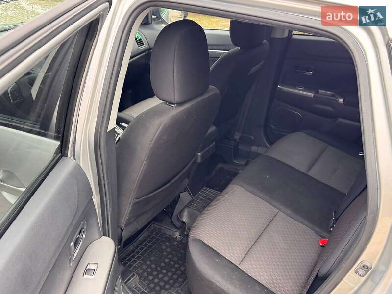 Внедорожник / Кроссовер Mitsubishi Outlander 2018 в Запорожье