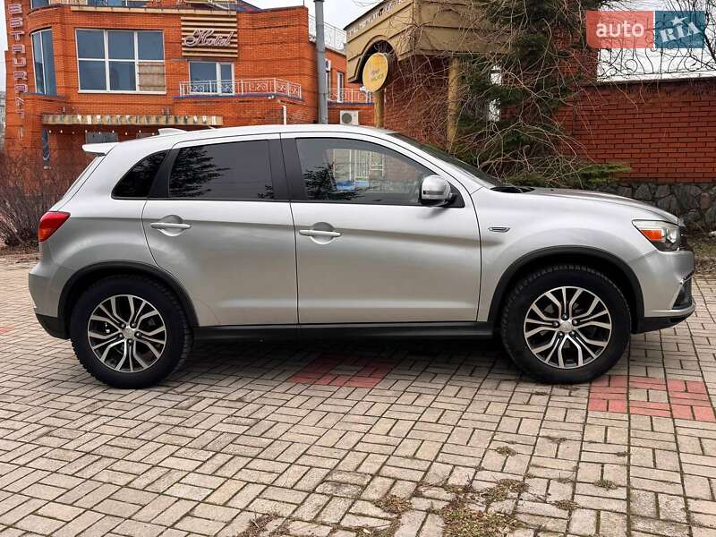 Внедорожник / Кроссовер Mitsubishi Outlander 2018 в Запорожье