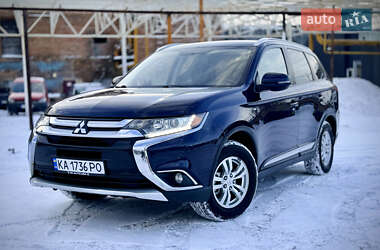 Позашляховик / Кросовер Mitsubishi Outlander 2016 в Києві