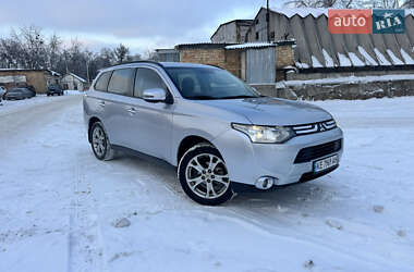 Внедорожник / Кроссовер Mitsubishi Outlander 2012 в Киеве