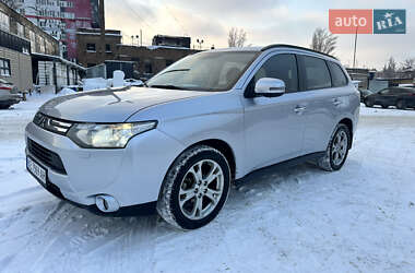 Позашляховик / Кросовер Mitsubishi Outlander 2012 в Києві