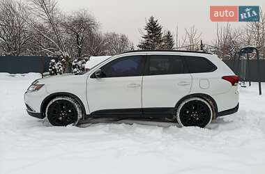 Позашляховик / Кросовер Mitsubishi Outlander 2018 в Ужгороді
