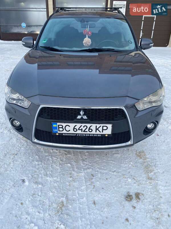 Mitsubishi Outlander 2011
