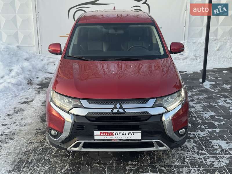 Внедорожник / Кроссовер Mitsubishi Outlander 2019 в Киеве