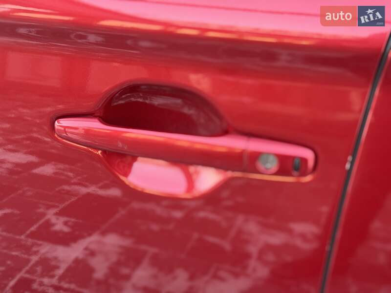 Внедорожник / Кроссовер Mitsubishi Outlander 2019 в Киеве