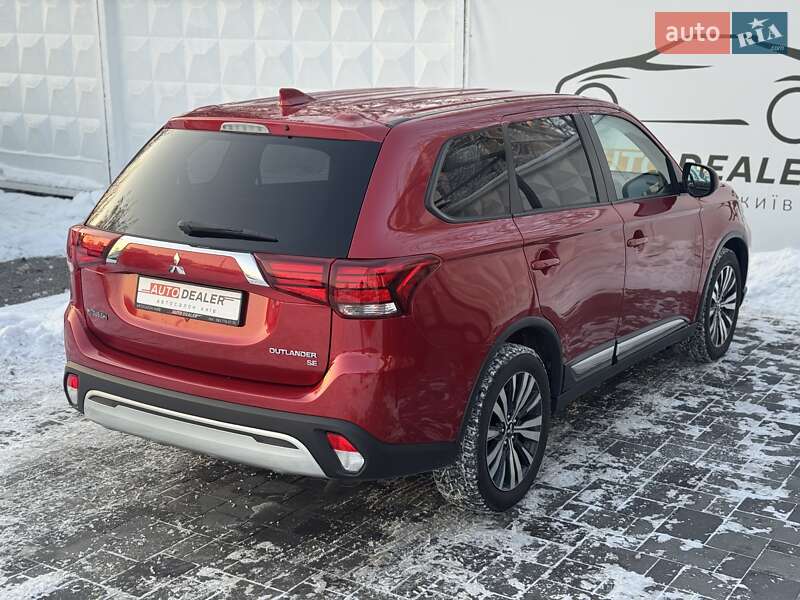Внедорожник / Кроссовер Mitsubishi Outlander 2019 в Киеве