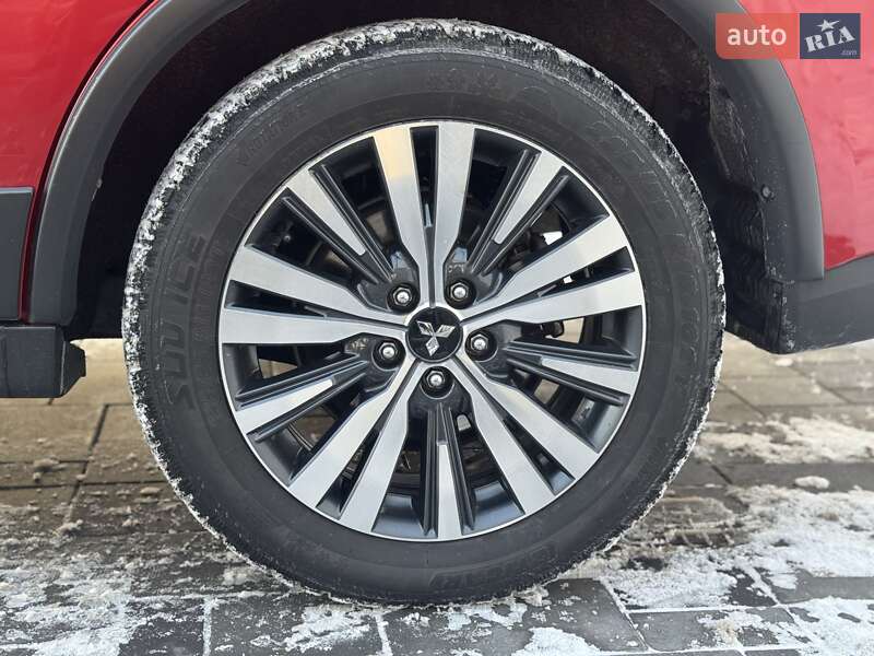 Внедорожник / Кроссовер Mitsubishi Outlander 2019 в Киеве
