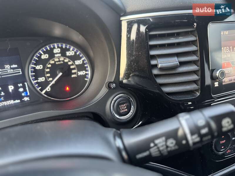 Внедорожник / Кроссовер Mitsubishi Outlander 2019 в Киеве