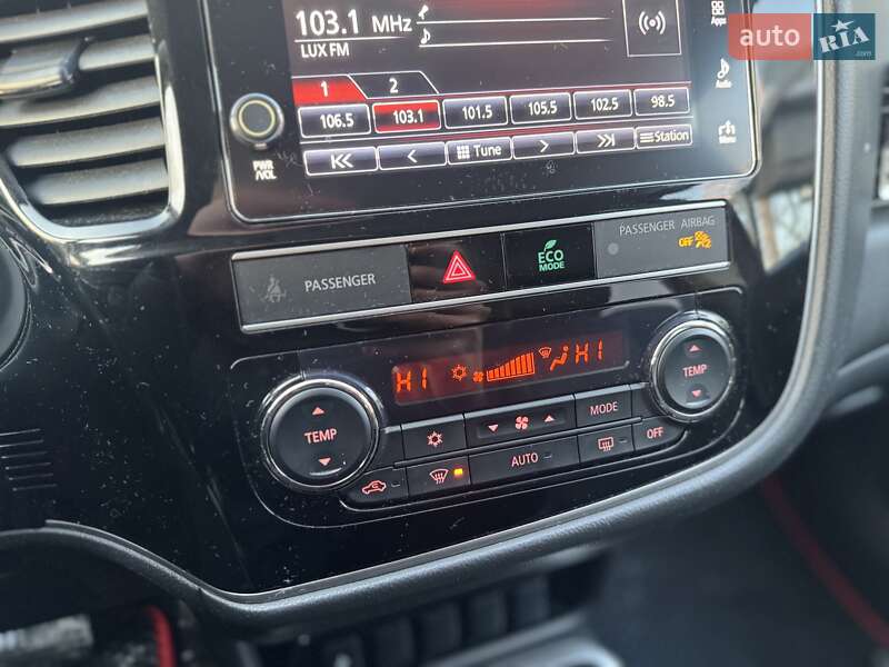 Внедорожник / Кроссовер Mitsubishi Outlander 2019 в Киеве