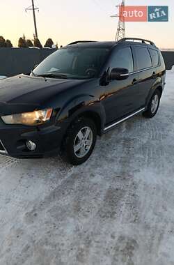 Внедорожник / Кроссовер Mitsubishi Outlander 2012 в Долине