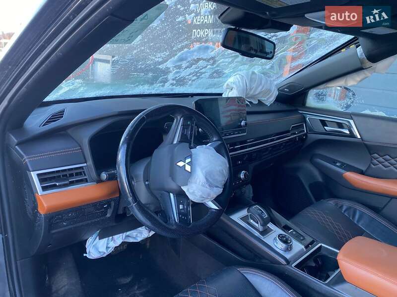 Внедорожник / Кроссовер Mitsubishi Outlander 2021 в Львове