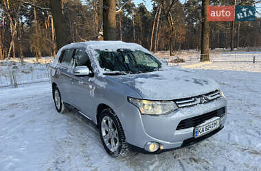 Позашляховик / Кросовер Mitsubishi Outlander 2013 в Києві