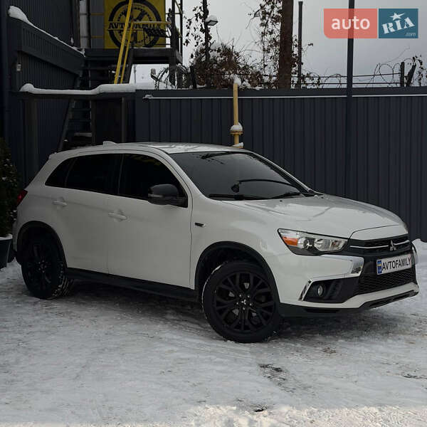 Внедорожник / Кроссовер Mitsubishi Outlander 2018 в Днепре