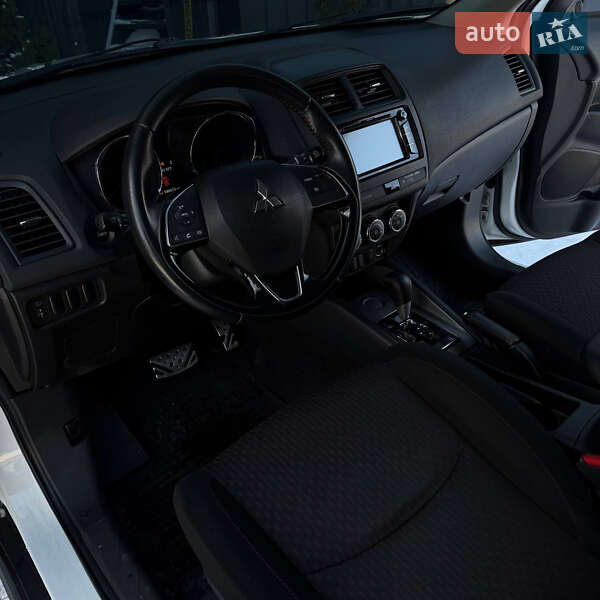 Внедорожник / Кроссовер Mitsubishi Outlander 2018 в Днепре