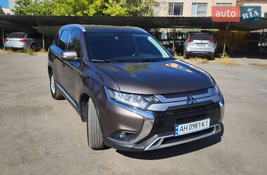 Внедорожник / Кроссовер Mitsubishi Outlander 2018 в Днепре