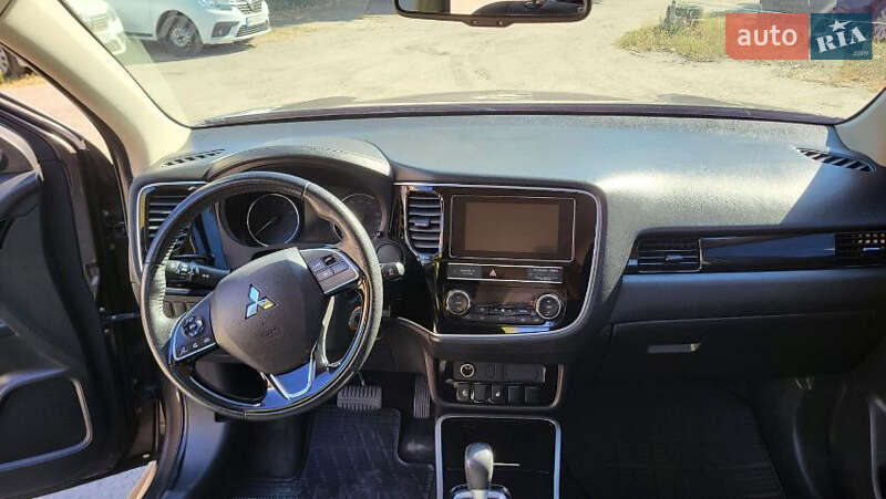 Внедорожник / Кроссовер Mitsubishi Outlander 2018 в Днепре