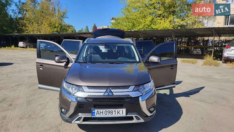 Внедорожник / Кроссовер Mitsubishi Outlander 2018 в Днепре