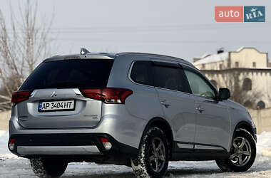 Внедорожник / Кроссовер Mitsubishi Outlander 2016 в Киеве