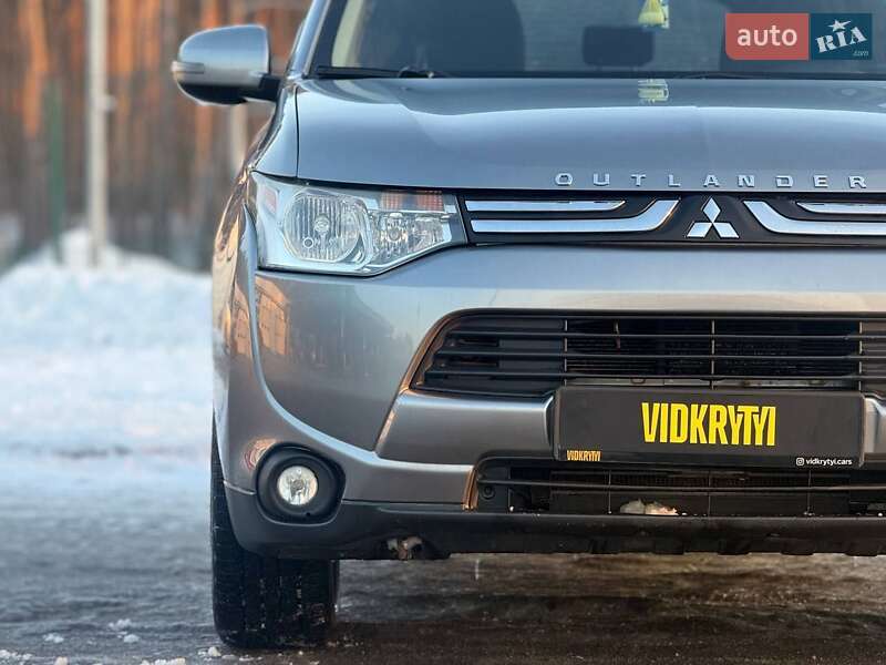 Внедорожник / Кроссовер Mitsubishi Outlander 2013 в Киеве