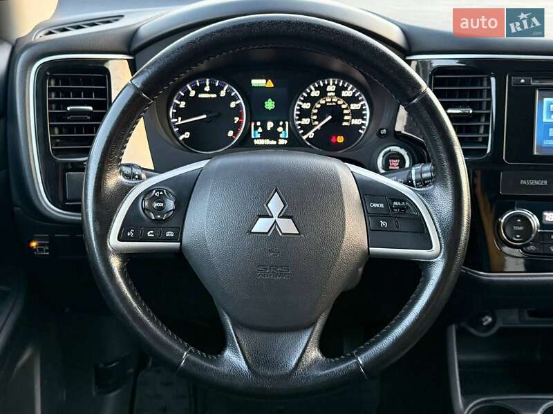 Внедорожник / Кроссовер Mitsubishi Outlander 2013 в Киеве