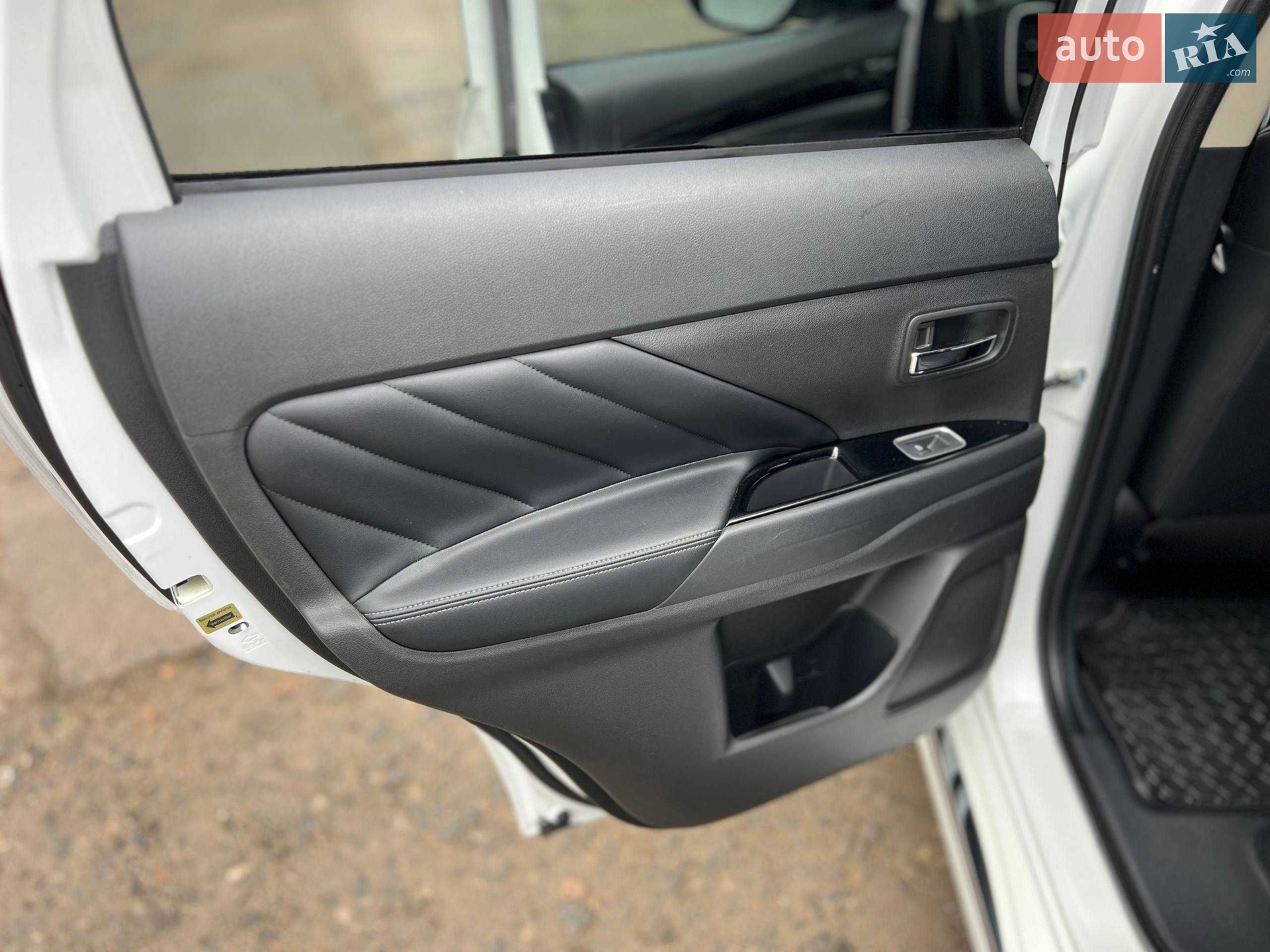 2019 Mitsubishi Outlander - мініатюра 20